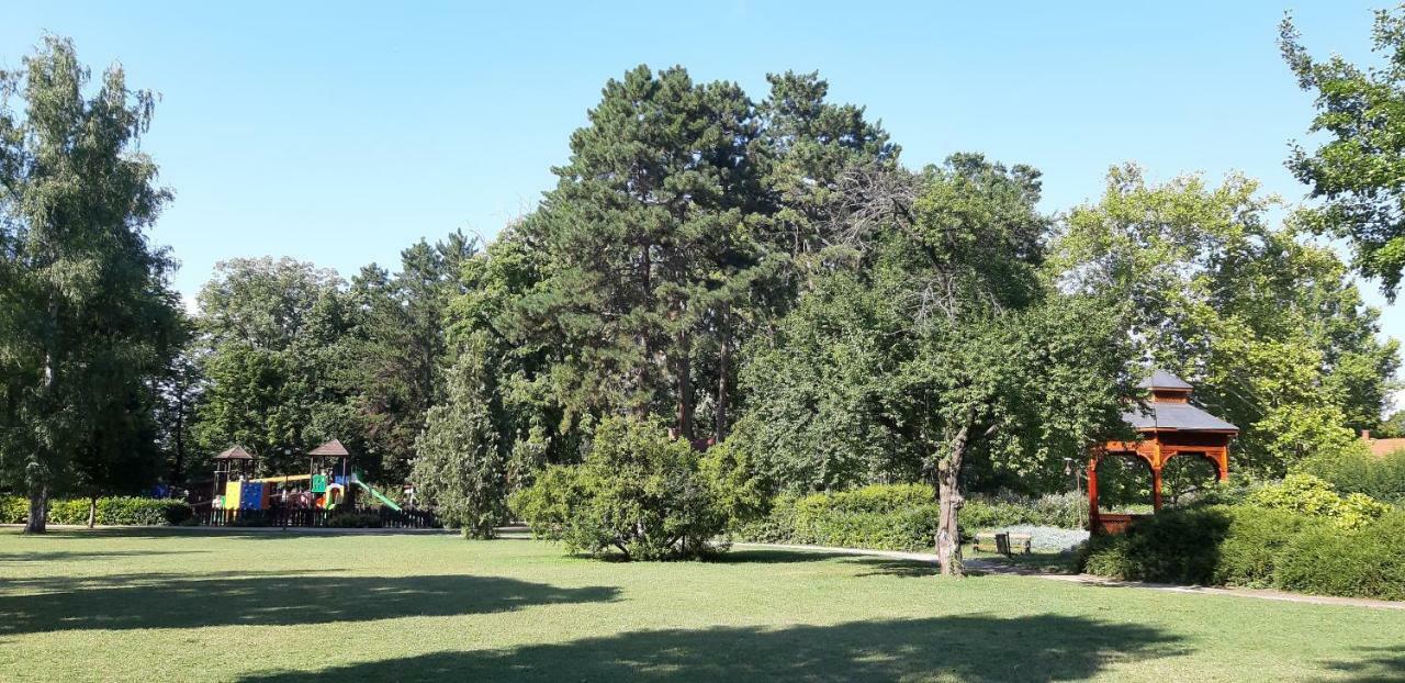 Riviera Wellness Apartman Siófok Exteriör bild