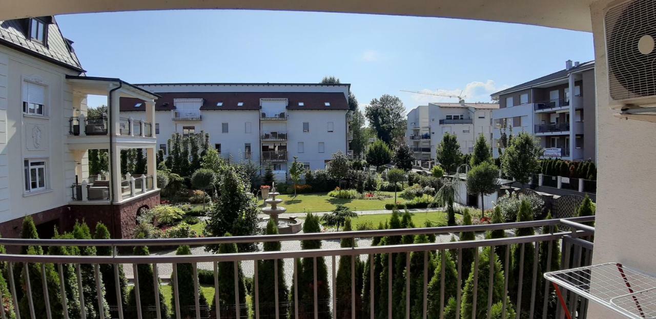 Riviera Wellness Apartman Siófok Exteriör bild