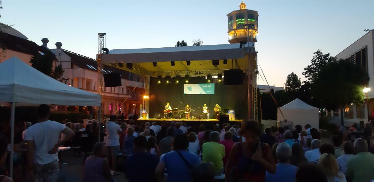 Riviera Wellness Apartman Siófok Exteriör bild
