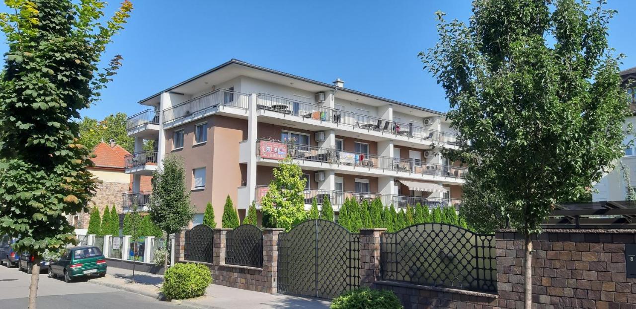 Riviera Wellness Apartman Siófok Exteriör bild