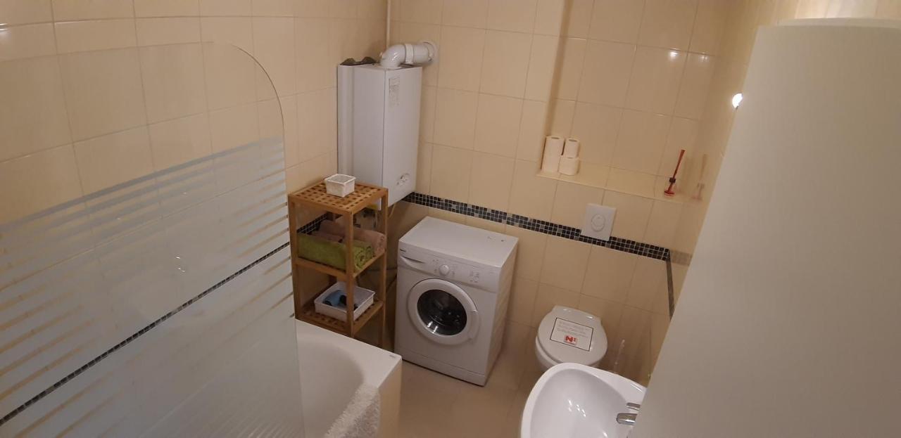 Riviera Wellness Apartman Siófok Exteriör bild